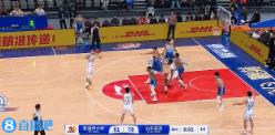 連續(xù)吃癟！克里斯先是籃下被李炎哲大帽&又被李炎哲生斷